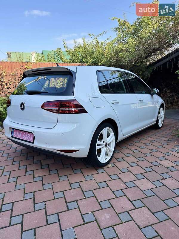 Volkswagen e-Golf 2014