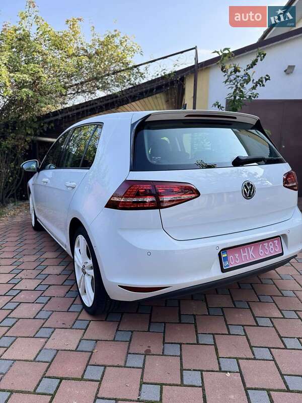 Volkswagen e-Golf 2014