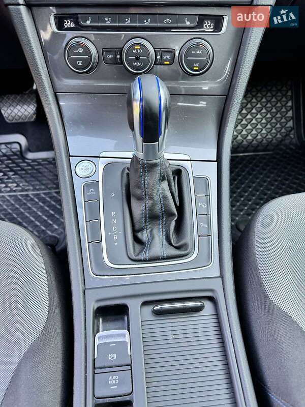 Volkswagen e-Golf 2014