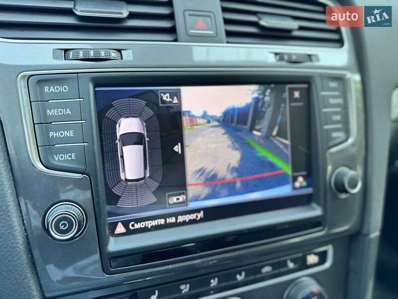 Volkswagen e-Golf 2014