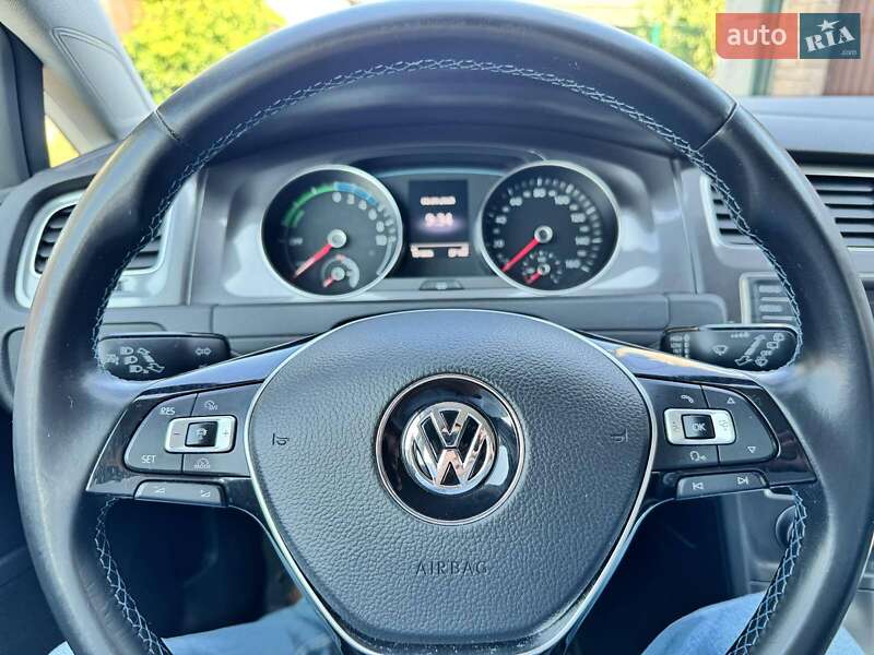 Volkswagen e-Golf 2014