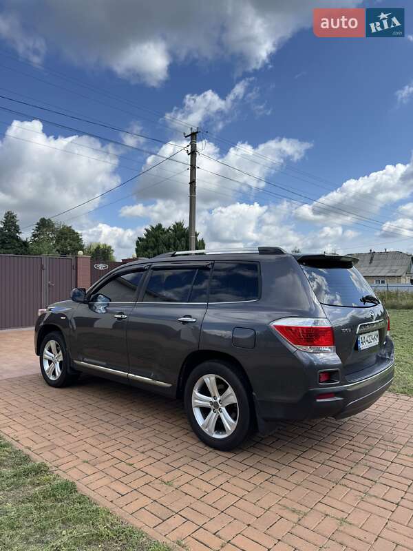 Toyota Highlander 2013