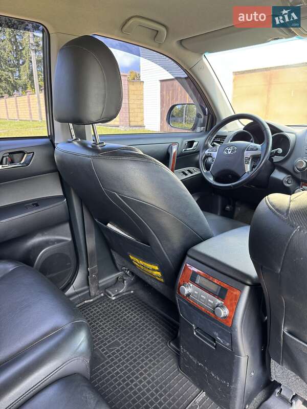 Toyota Highlander 2013