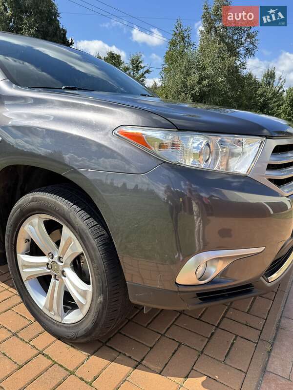 Toyota Highlander 2013