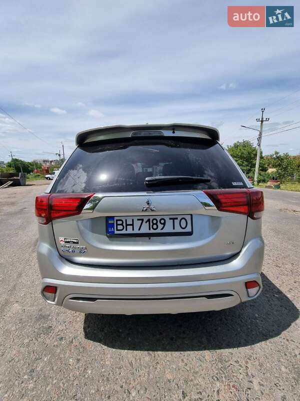 Mitsubishi Outlander 2019
