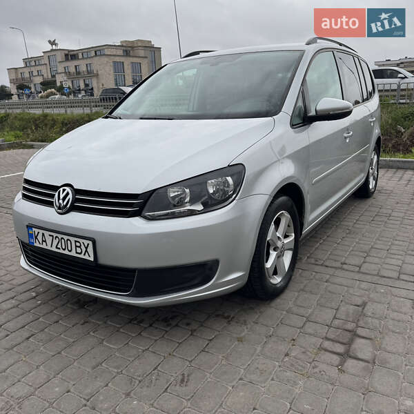 Volkswagen Touran 2011
