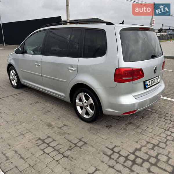 Volkswagen Touran 2011
