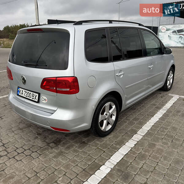 Volkswagen Touran 2011