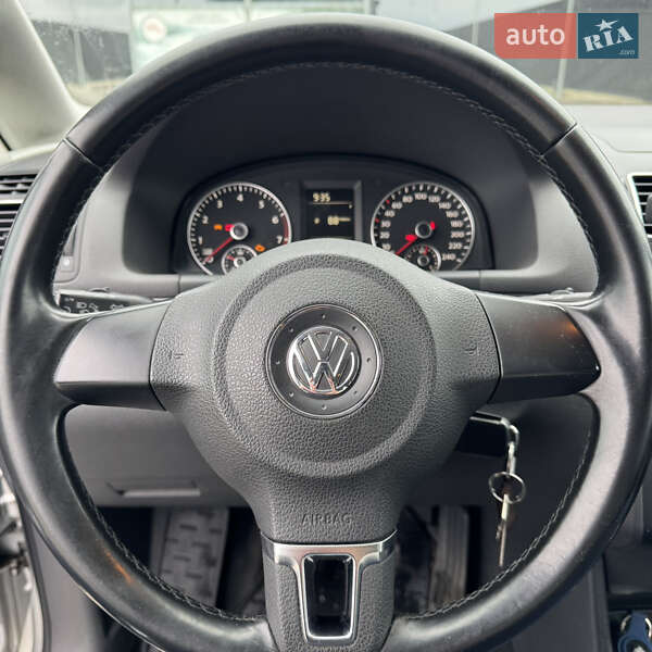 Volkswagen Touran 2011