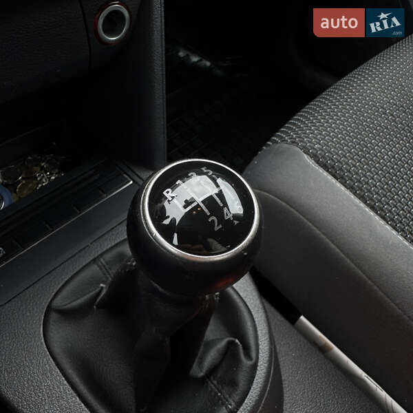 Volkswagen Touran 2011