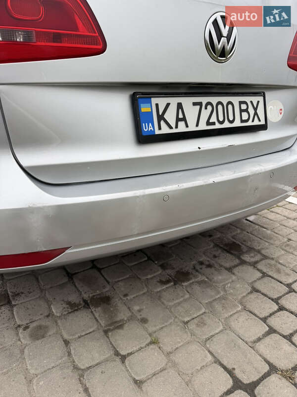 Volkswagen Touran 2011