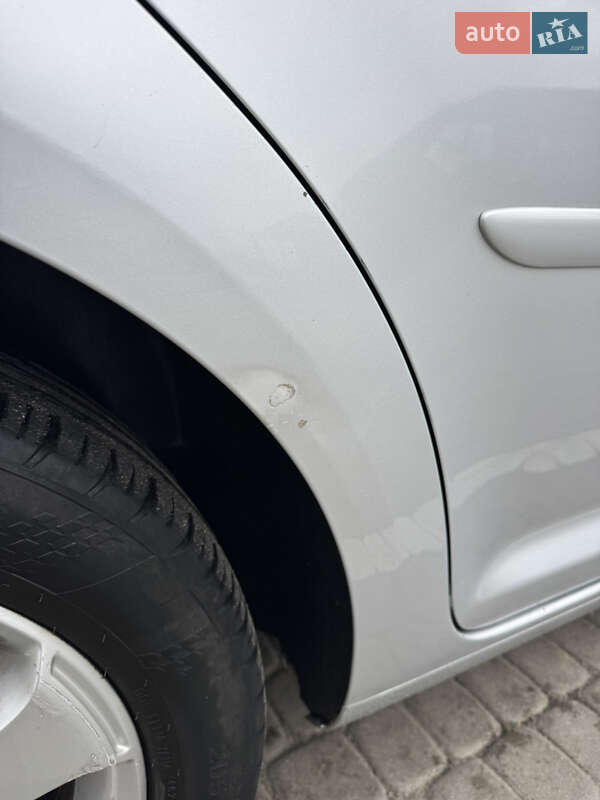 Volkswagen Touran 2011