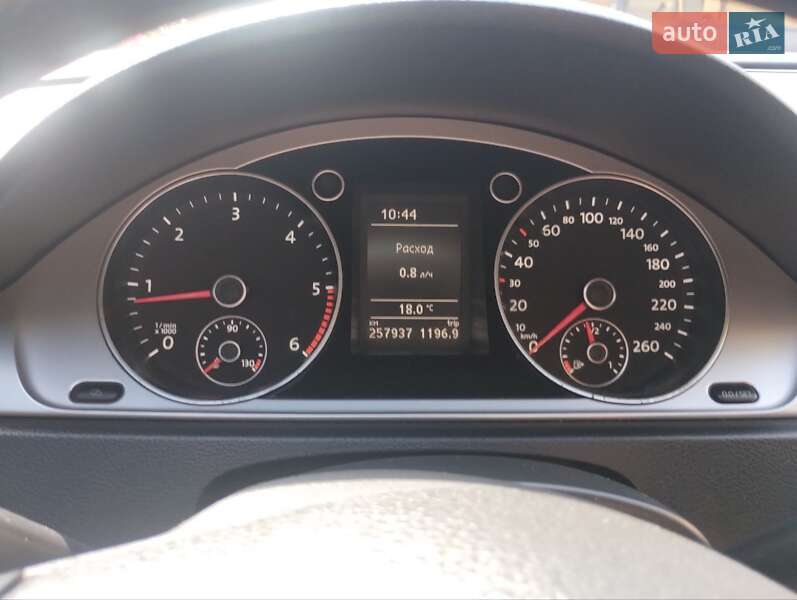 Volkswagen Passat 2011