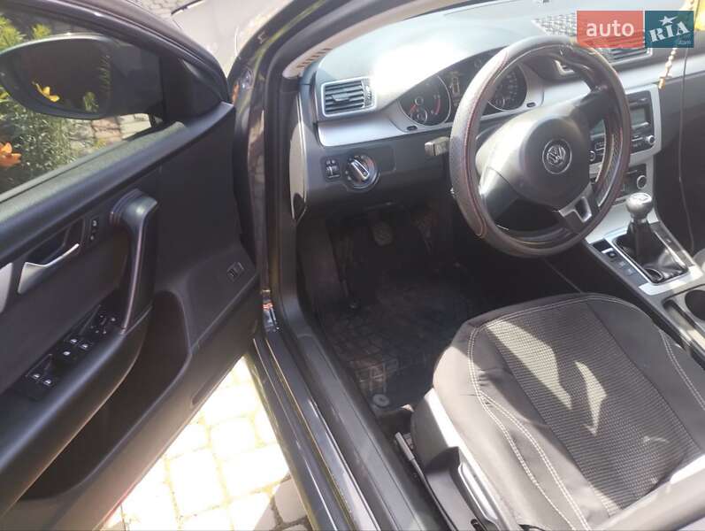 Volkswagen Passat 2011