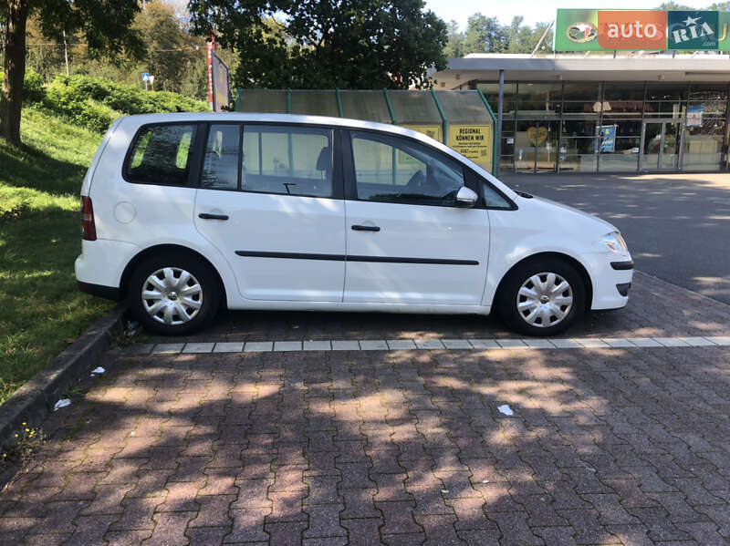 Volkswagen Touran 2009