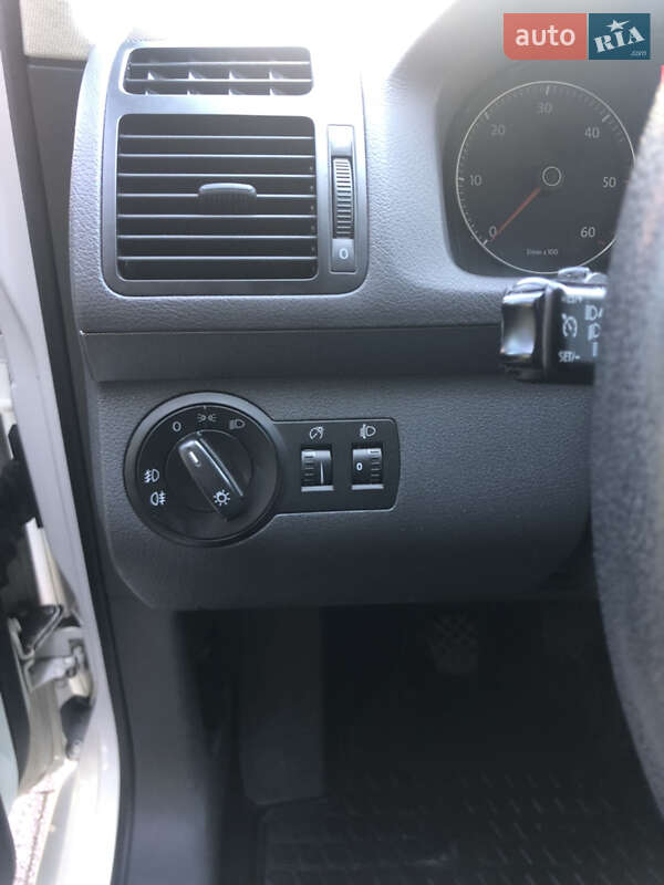 Volkswagen Touran 2009