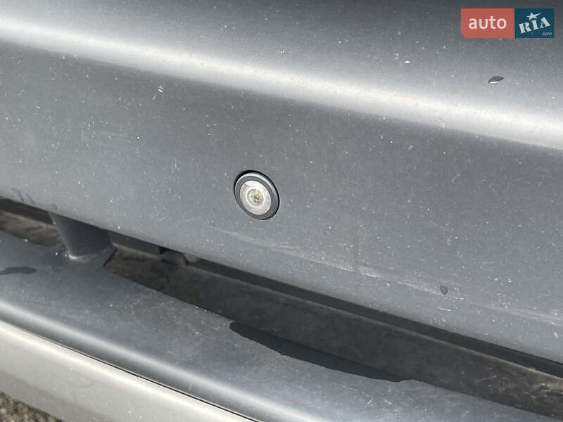 Land Rover Discovery 2018