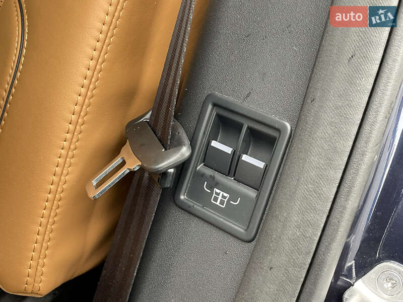 Land Rover Discovery 2018