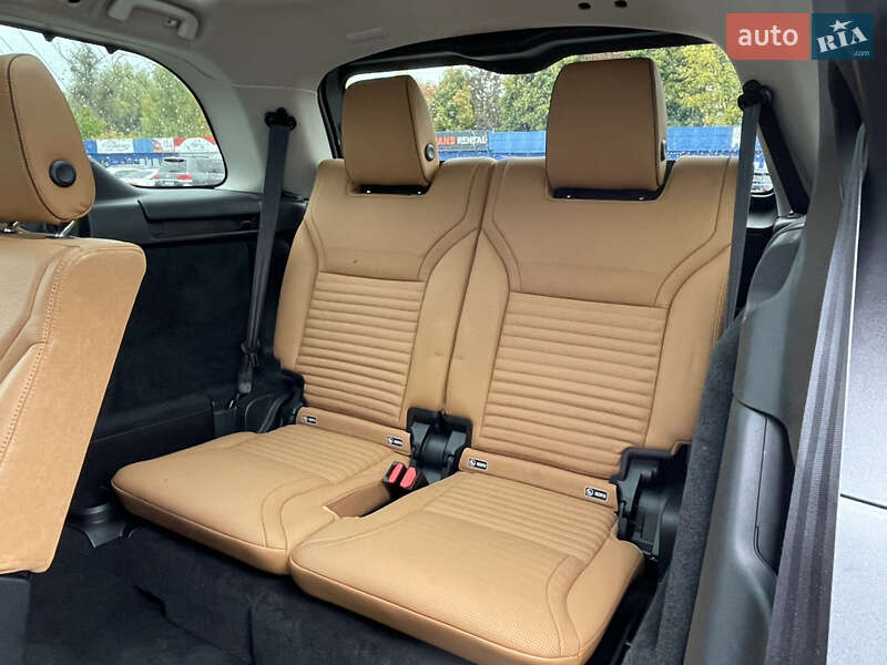 Land Rover Discovery 2018