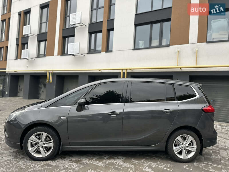Opel Zafira 2012