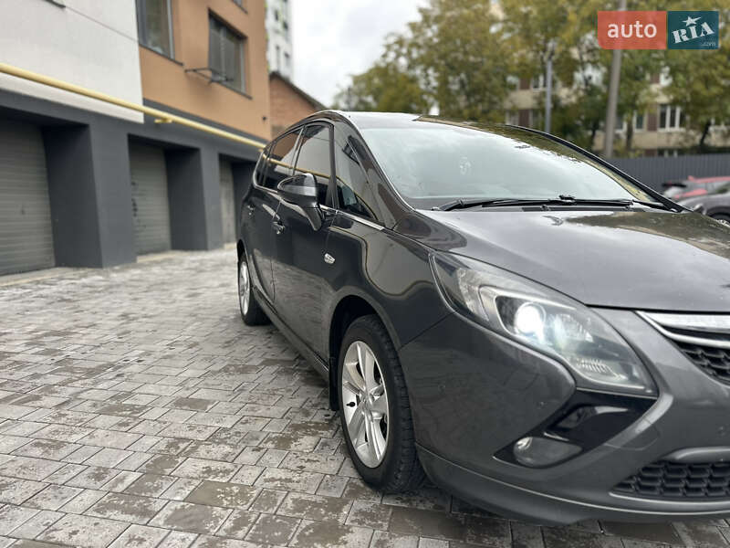 Opel Zafira 2012