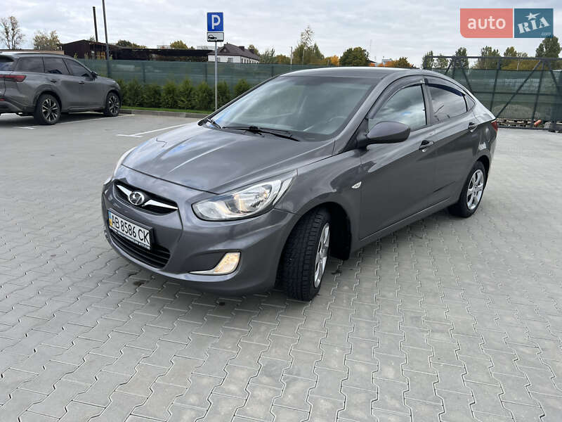 Hyundai Accent 2013