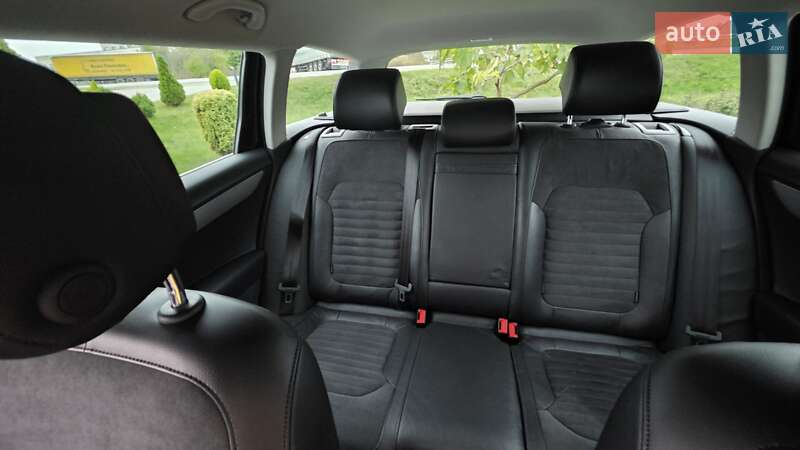 Volkswagen Passat 2011