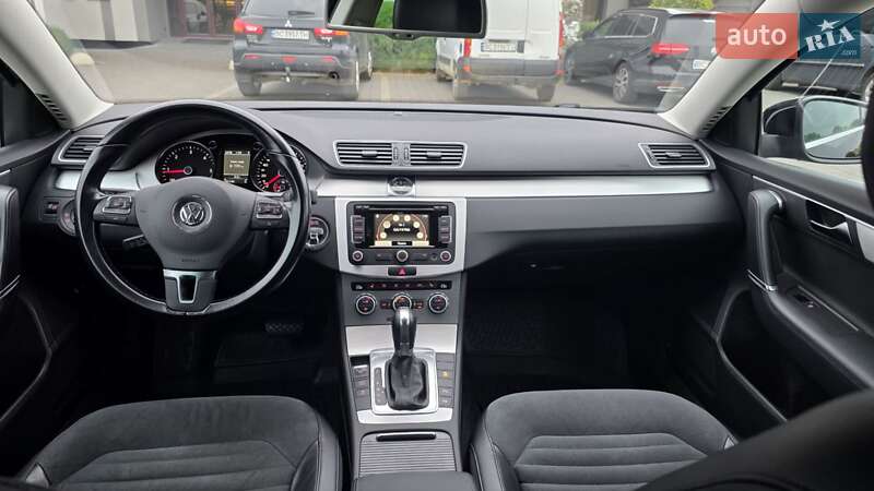 Volkswagen Passat 2011