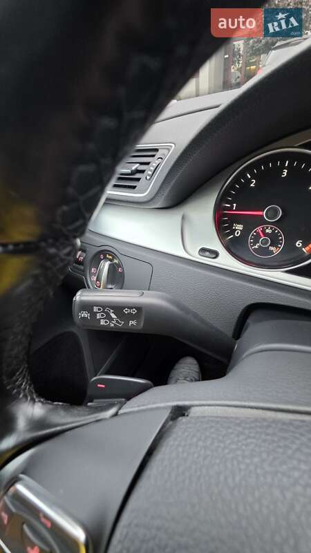 Volkswagen Passat 2011