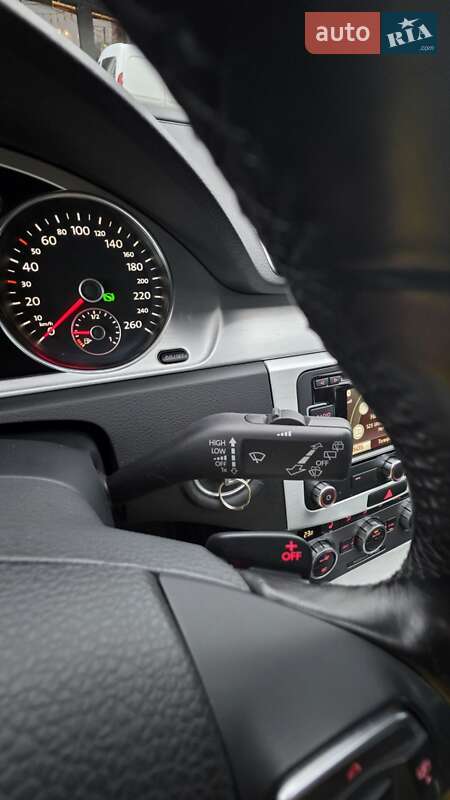 Volkswagen Passat 2011