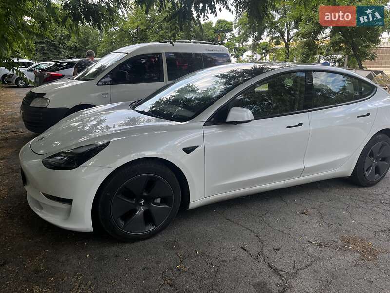 Tesla Model 3 2023