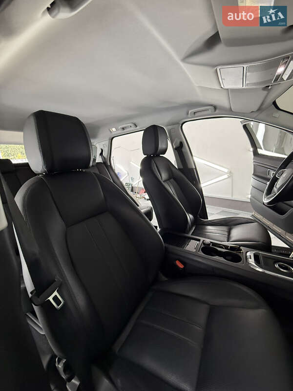 Land Rover Discovery Sport 2015