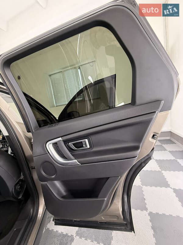 Land Rover Discovery Sport 2015