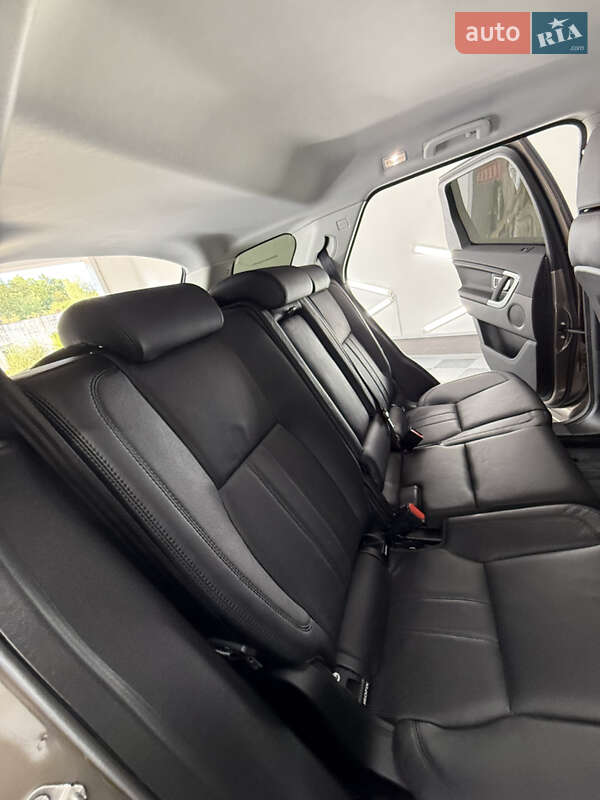 Land Rover Discovery Sport 2015