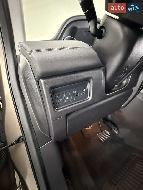 Land Rover Discovery Sport 2015