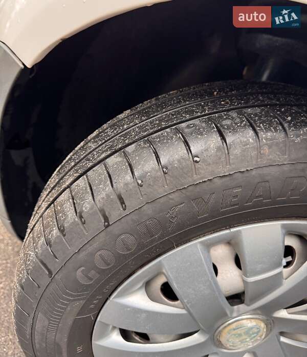 Volkswagen Caddy 2009