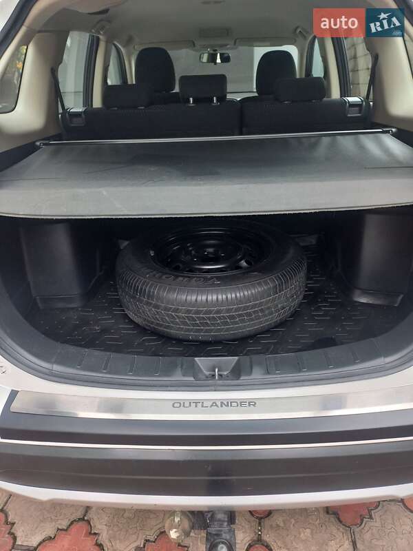 Mitsubishi Outlander 2016