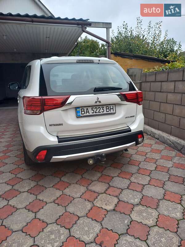 Mitsubishi Outlander 2016