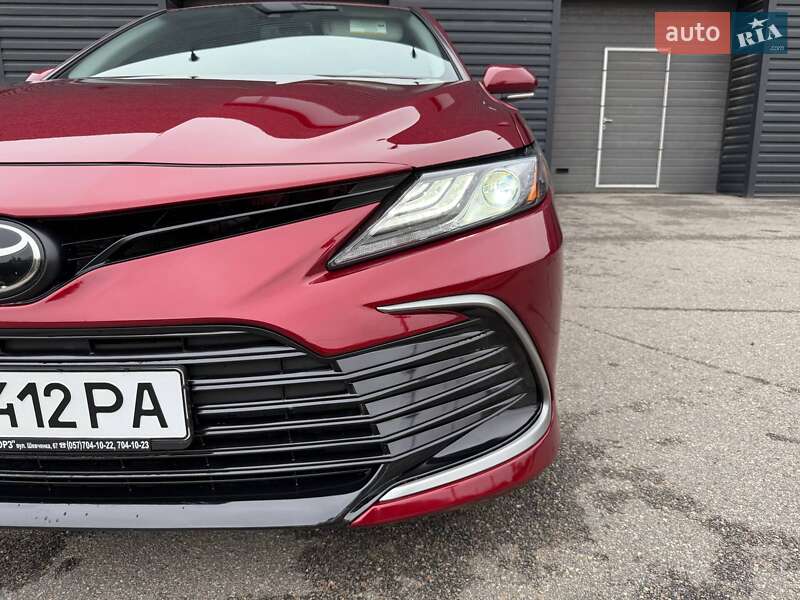 Toyota Camry 2021