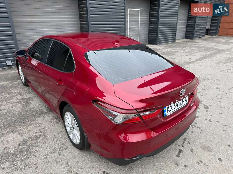 Toyota Camry 2021