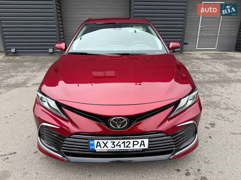 Toyota Camry 2021