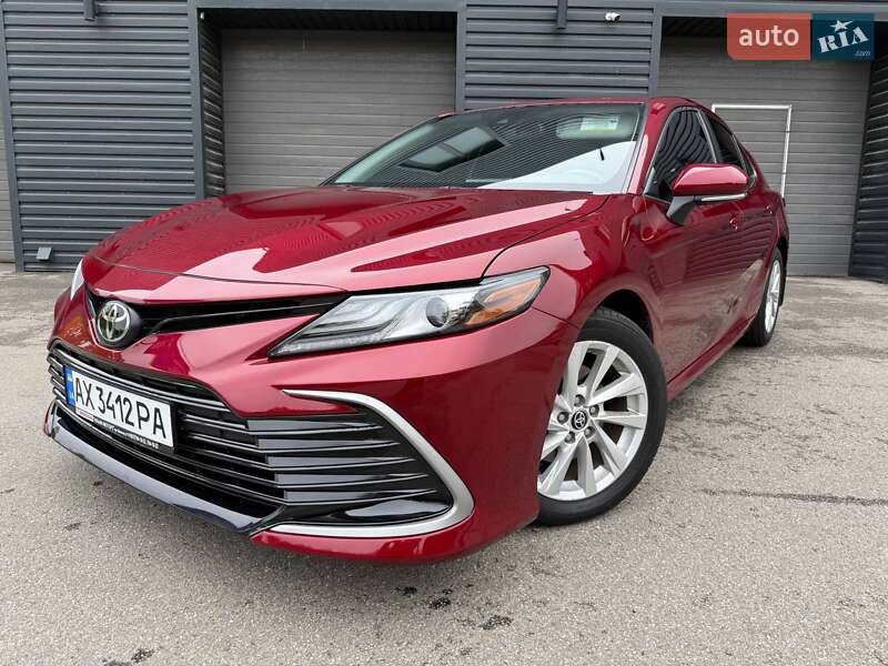 Toyota Camry 2021