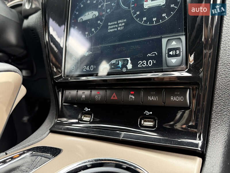 Jeep Grand Cherokee 2016