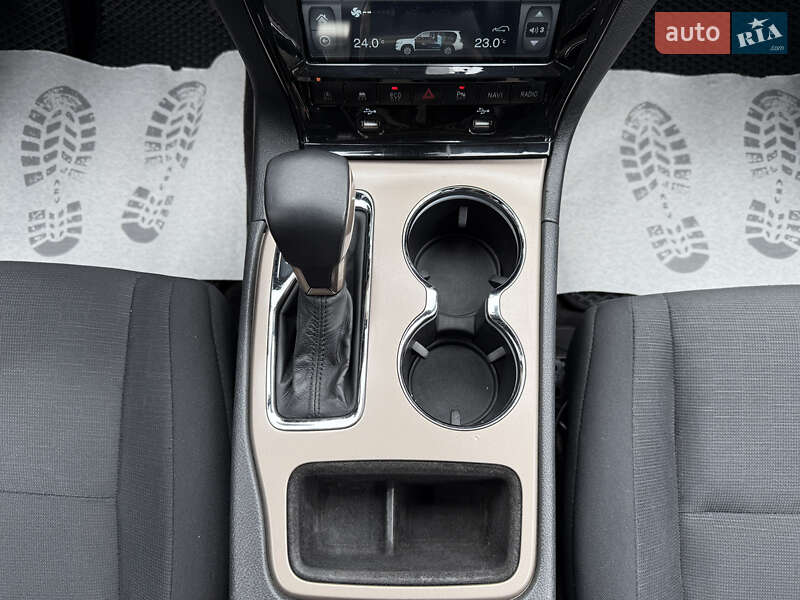 Jeep Grand Cherokee 2016