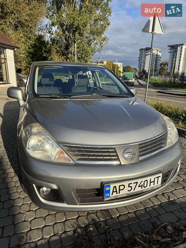 Nissan TIIDA 2009