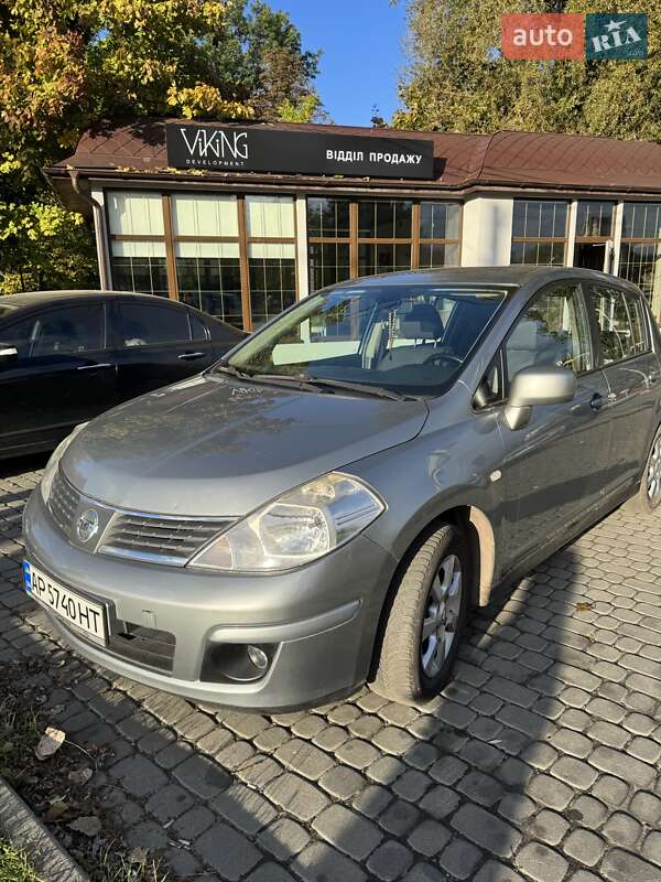 Nissan TIIDA 2009