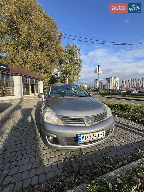 Nissan TIIDA 2009