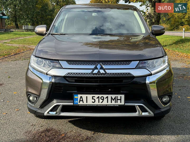 Mitsubishi Outlander 2020