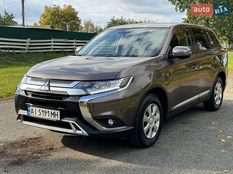 Mitsubishi Outlander 2020