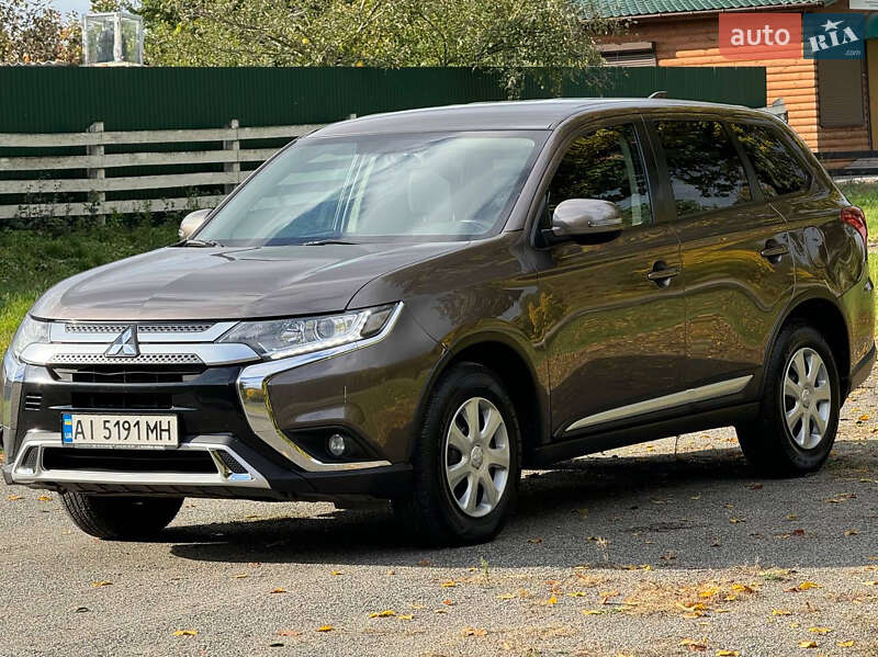 Mitsubishi Outlander 2020